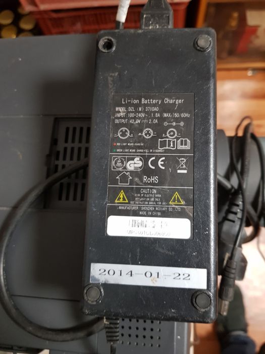 Ładowarka zasilacz DZL M 3710A0 42V