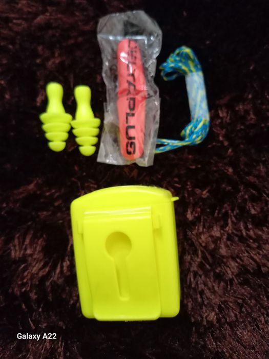 Vendo brinquedos e tecnologias