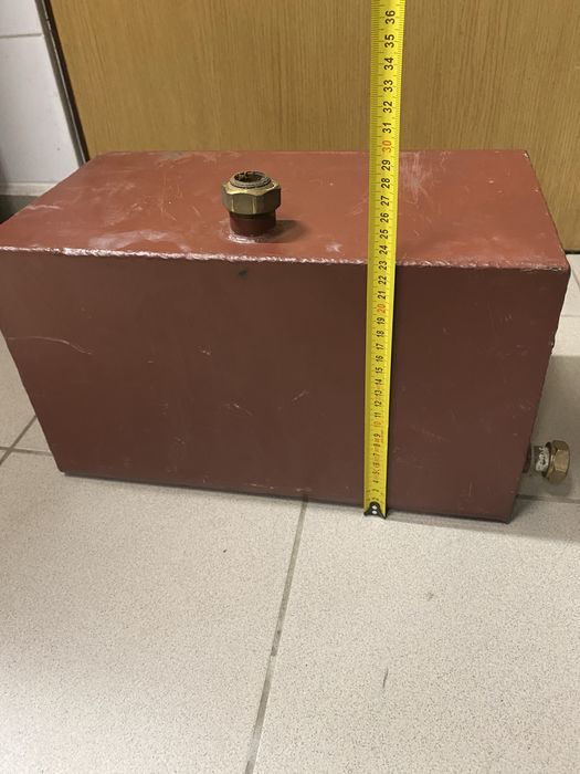 Zbiornik  do   hydrauliki  naczynie  przelewowe 22 litry