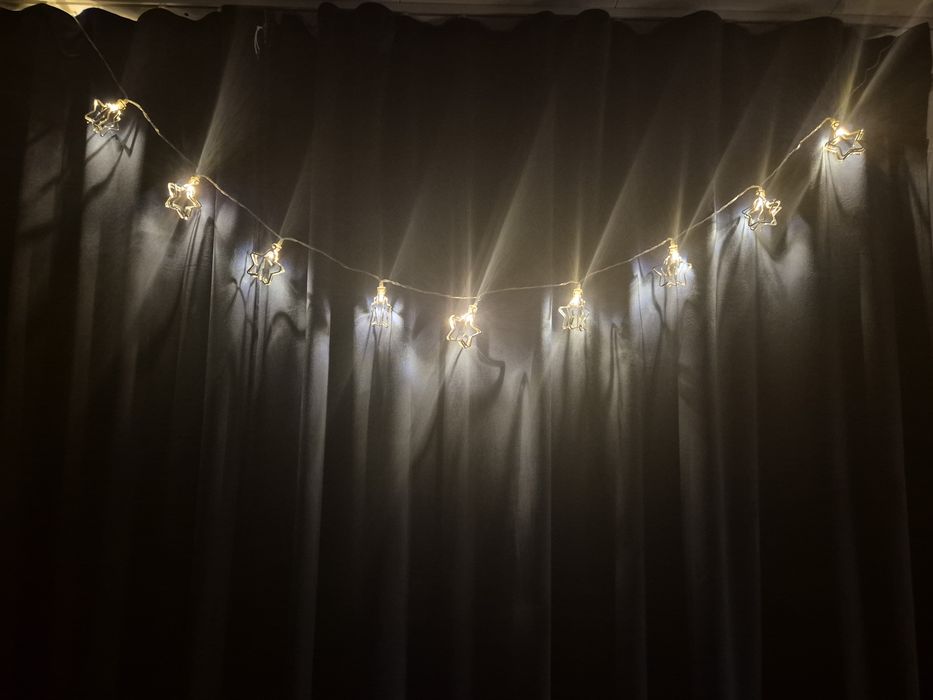 Girlanda świetlna led/ Metalowy łańcuch w kształcie gwiazdek