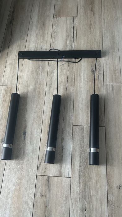 Lampa wiszaca czarna