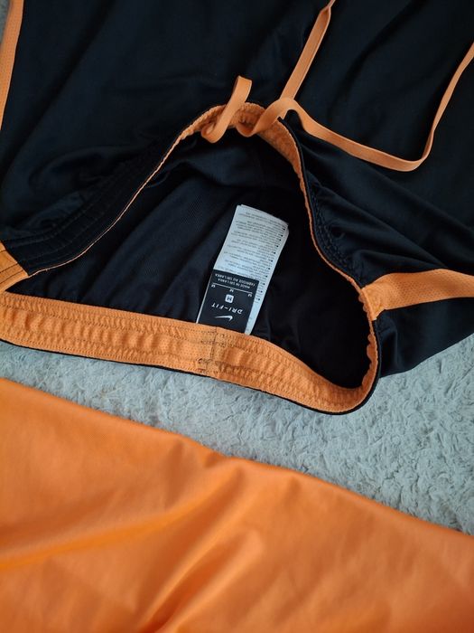 Sportowy zestaw Nike, spodenki i koszulka