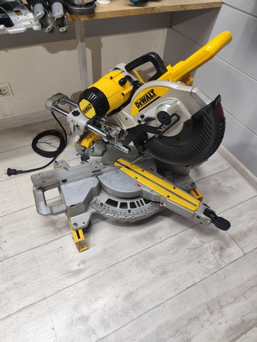 DeWal DWS 727 торцювальна пила Деволт оригінал торцовка з протяжкою