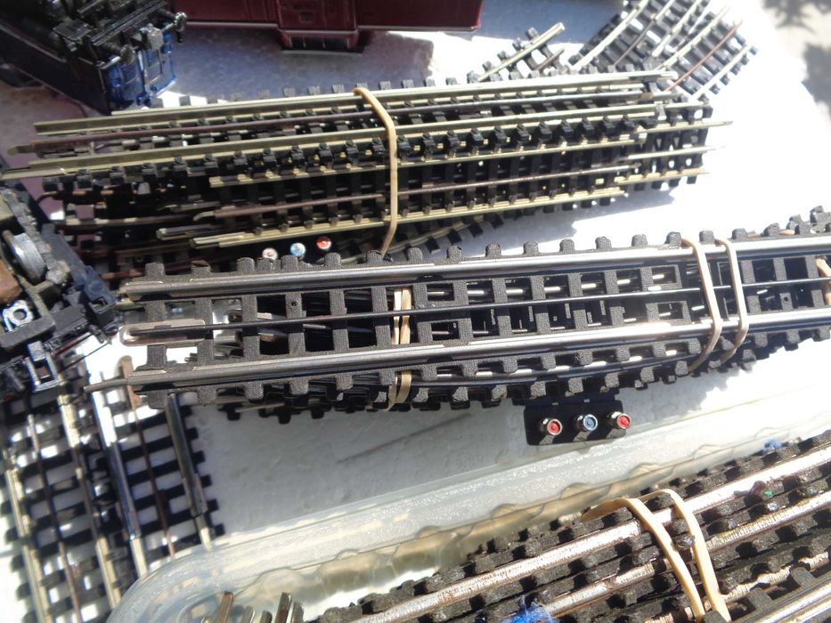 1:87 TRIX Bricolar 134 vias com carril central pista comboio + 4 locomotivas