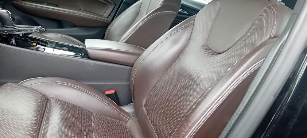 Opel insignia B błotnik drzwi klapa z22y d20dtr