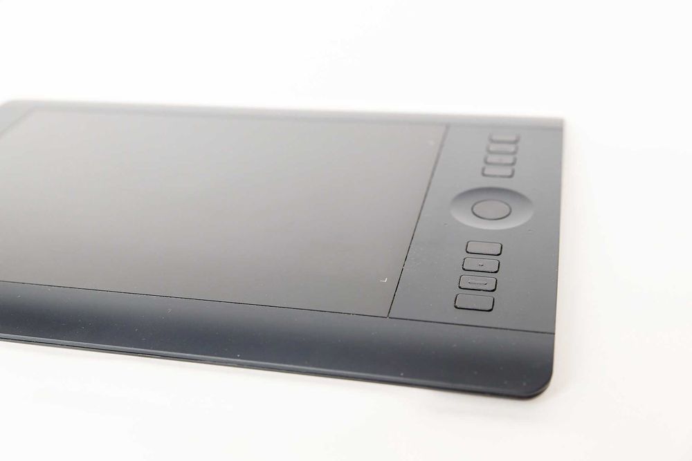 Profesjonalny Tablet Graficzny Wacom Intuos Pro M PTH-651-RUPL Medium – komplet, pudełko, stan bdb