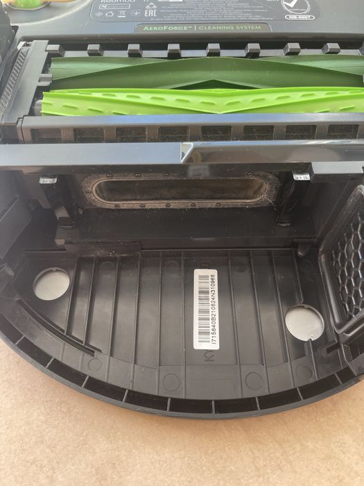 Aspirador robô IROBOT Roomba i7