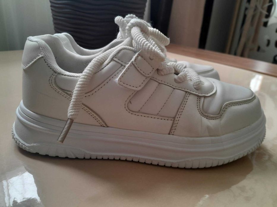 Кросівки для дівч. 35р