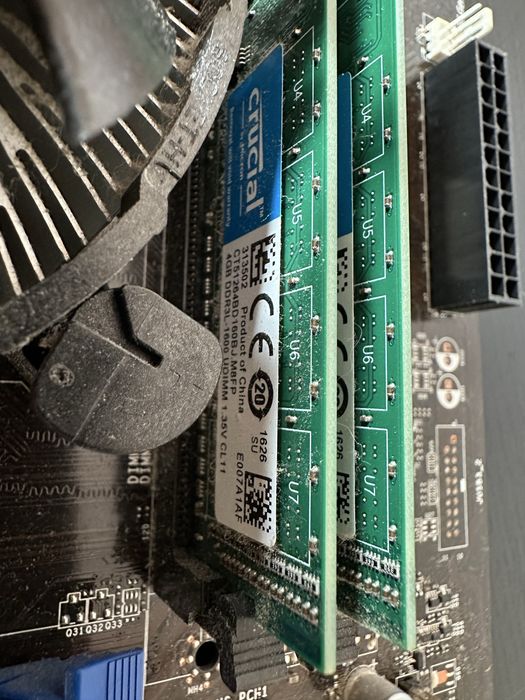 Motherboard Asus H81M-P32L com Provessador Intel e Memoría DDDR 4Gb
