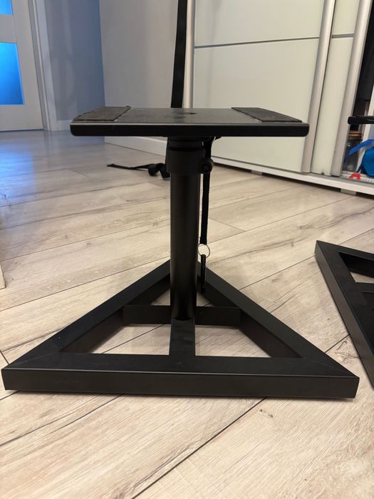 podstawki na głośniki