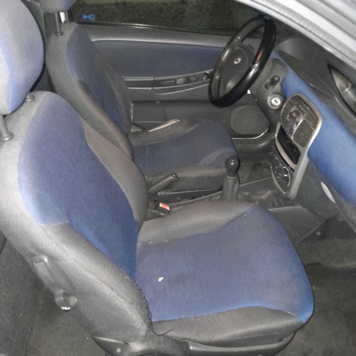 Vende para peças ou inteiro