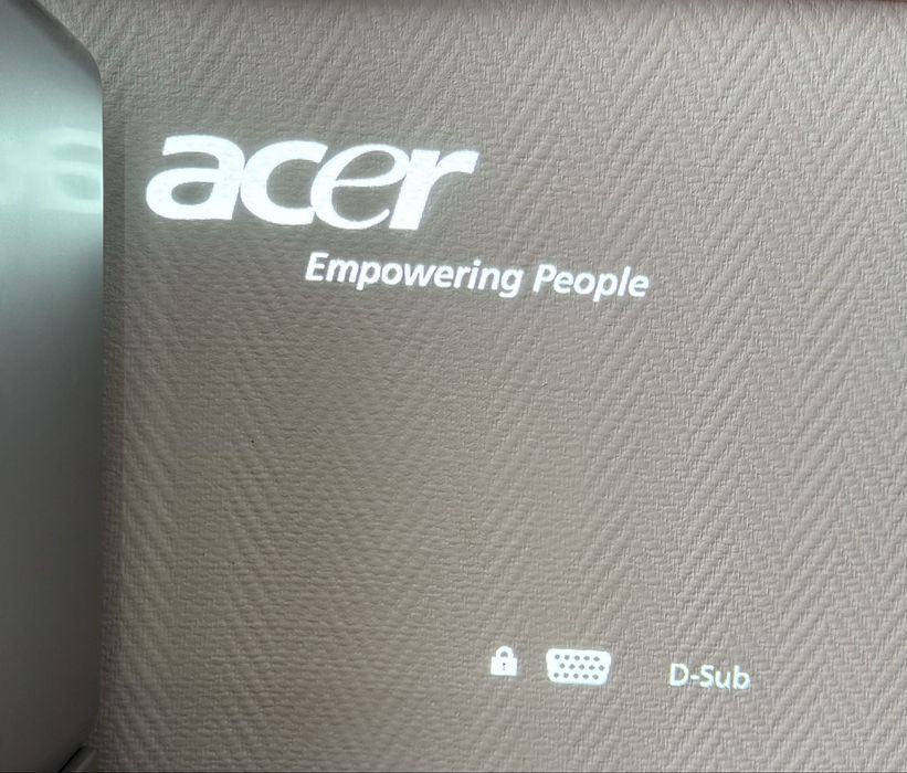 Projektor Acer XD1170D - stan bardo dobry