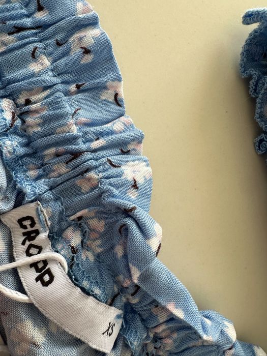 Komplet letni niebieski błękit w kwiatki top Hiszpanka i mini Cropp