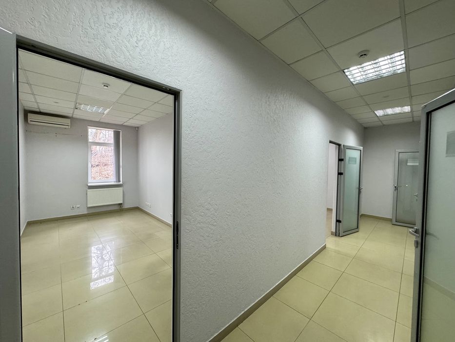Окремо Стояча Будівля 1 100 (м2) в ЦЕНТРІ