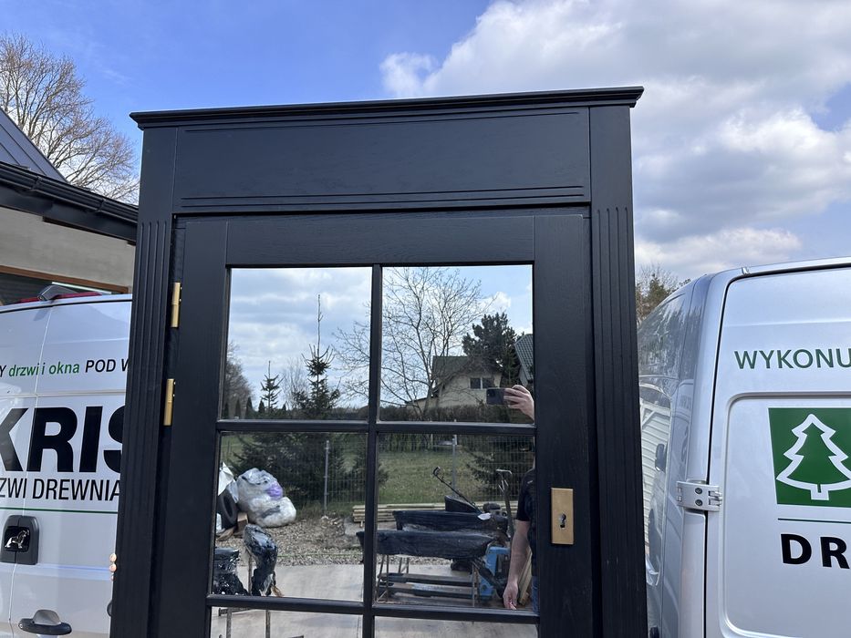 Drzwi wejściowe drewniane czarne zewnętrzne Na wymiar czyste powietrze