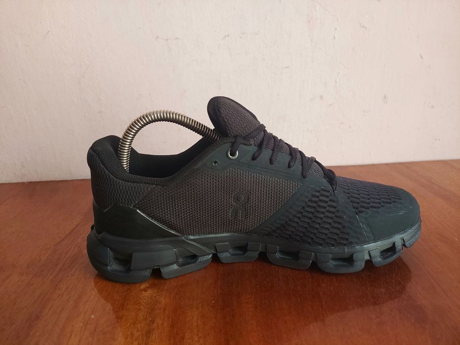 Кроссовки Swiss engineering On-running Cloudflyer оригінал 


Розмір п