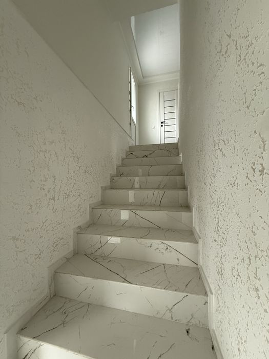 Продам новий будинок з ремонтом !!