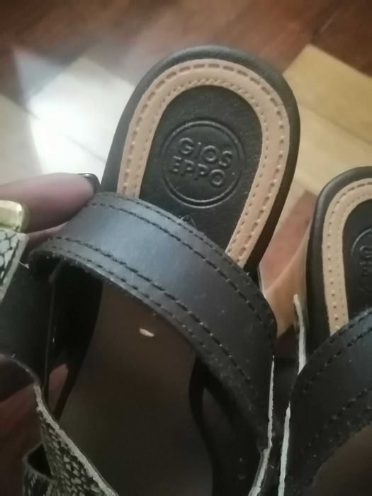 Sandálias tamanho 37