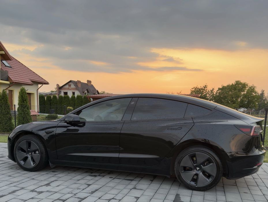 Tesla model 3 performance