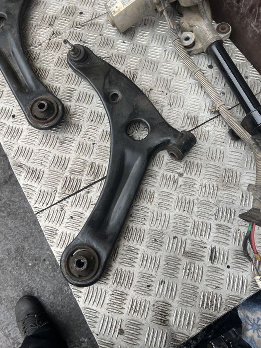 Рычаг Митсубиси кольт 08 mitsubishi colt
