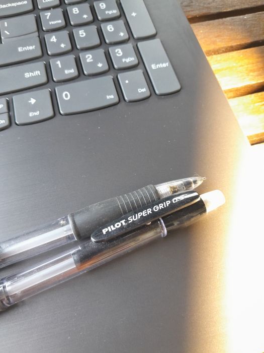 ołówek automatyczny na wkłady wkład pilot super grip 0.5