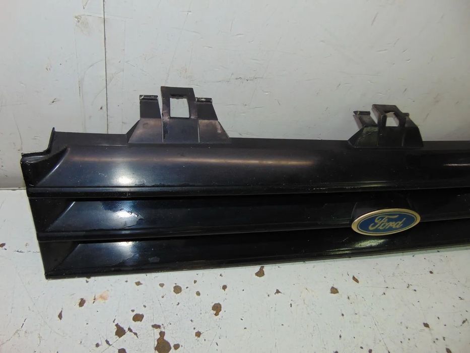 Ford granada grelha " nova de stock antigo