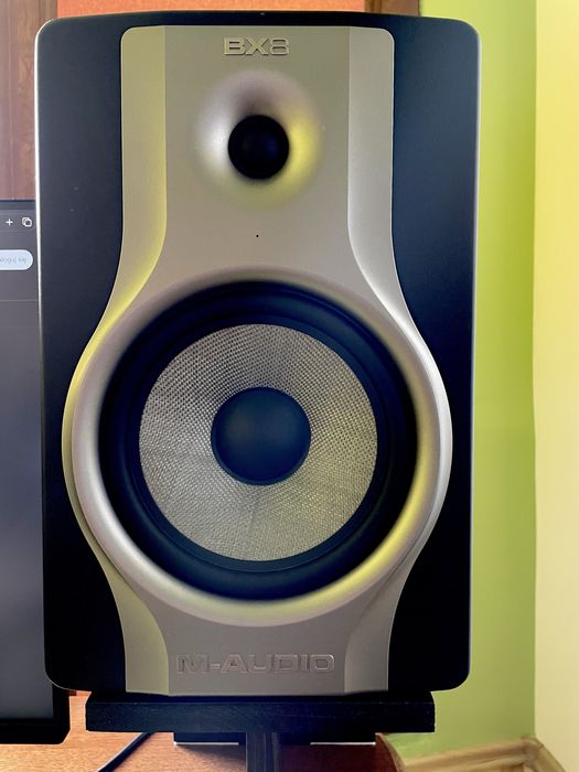 M-Audio BX8 Carbon