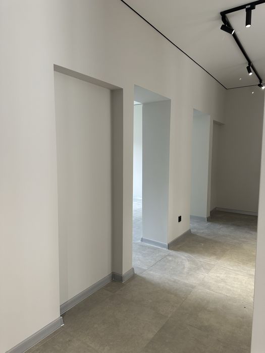 Продам комерційне приміщення центр міста вул .Л.Украінки