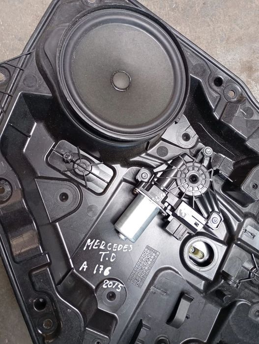 MERCEDES A W176 ELEVADOR TRAS DIRETO - E094
