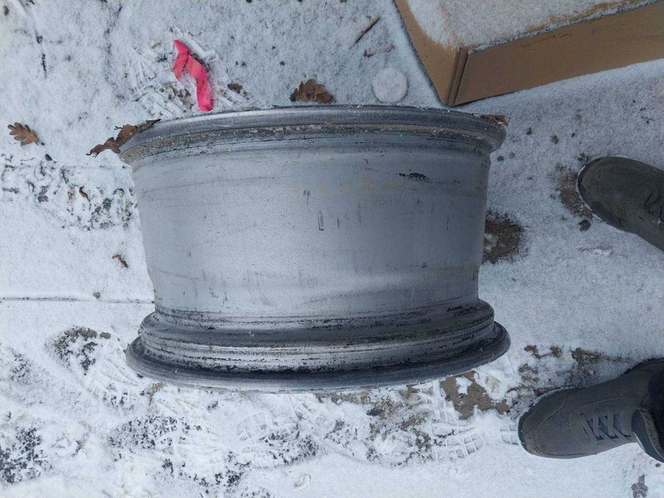 диск mercedes 17 дюймов 8.5J 52 ET