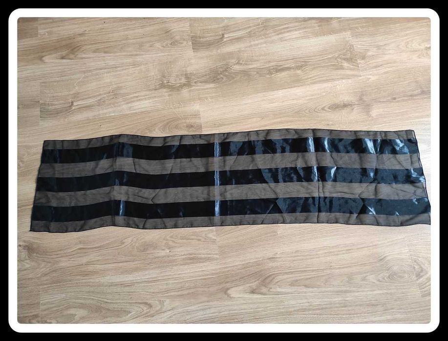 Czarny szal chusta 32 cm x 136 cm w pasy