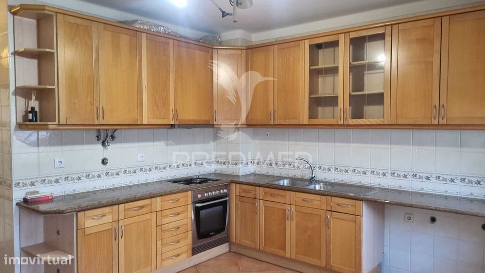 T2 zona centro com comboio