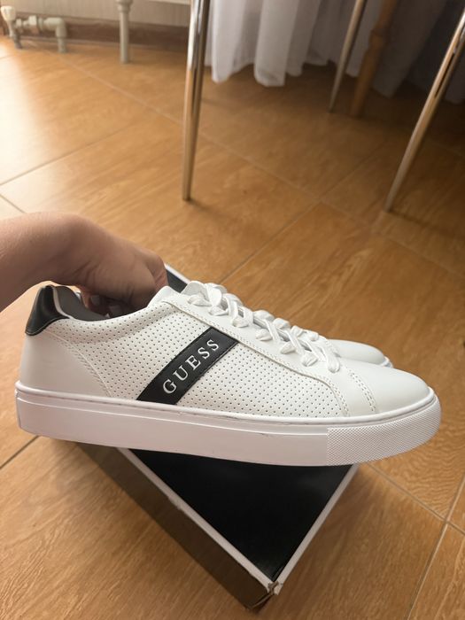 Чоловічі кеди Guess