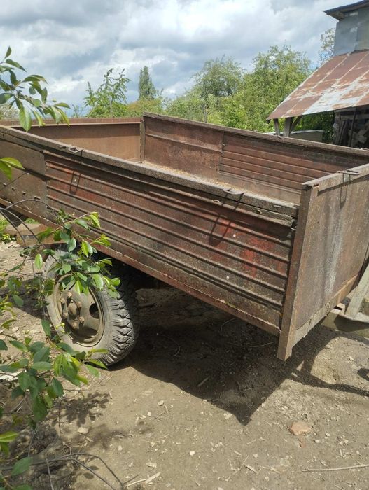 Причіп для трактора