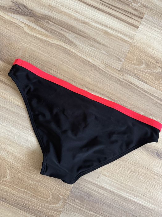 Strój kąpielowy dół majtki s/m 36/38 czarne z czerwonym stan bardzo dobry