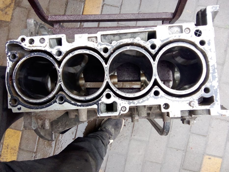 Продам головку, джип компас блок 2013р. 2.4л.