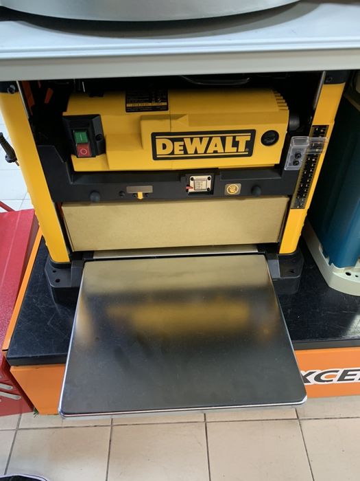 Desengrossadeira Portátil 1800W DeWalt DW733