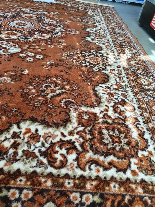 Продам ковёр искусственный производитель Чехия размером 2×3