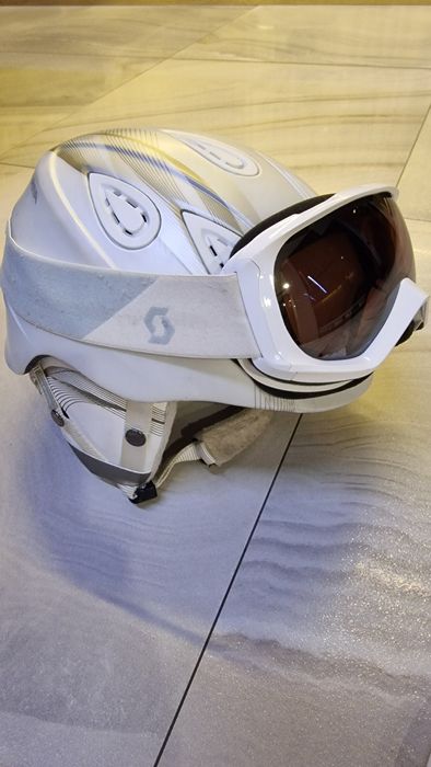 Лижний шолом Alpina з окулярами