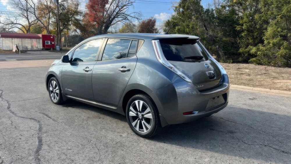 Nissan LEAF SL      2015