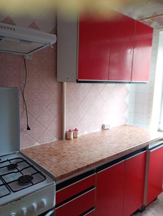 is.Продам 3-к квартиру на ж.м.Солнечный в жилом состоянии.