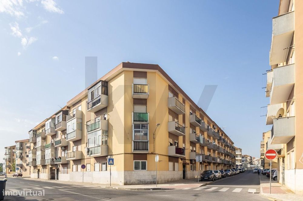 Apartamento T2 Rés-do-Chão com 80 m2 na Baixa da Banheira – Conforto e