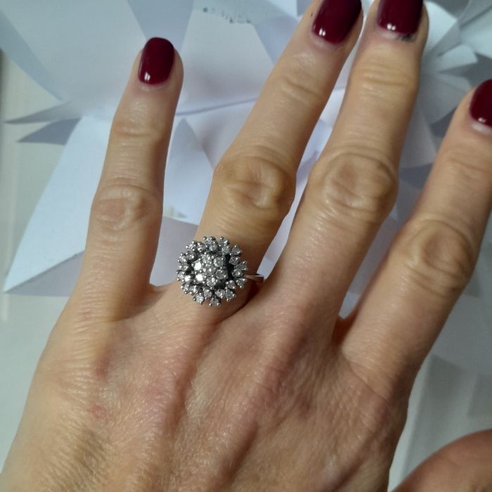 R.18  Pierścionek "Gwiazdka" Diamenty 0.77ct Złoto 585 5.38g