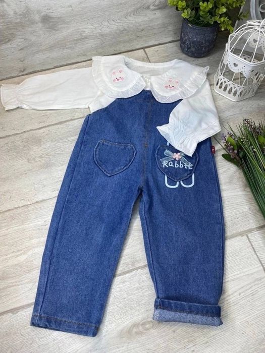 Джинсовий комбінезон з блузою для дівчинки