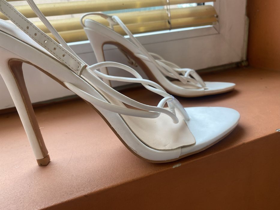 Босоніжки жіночі