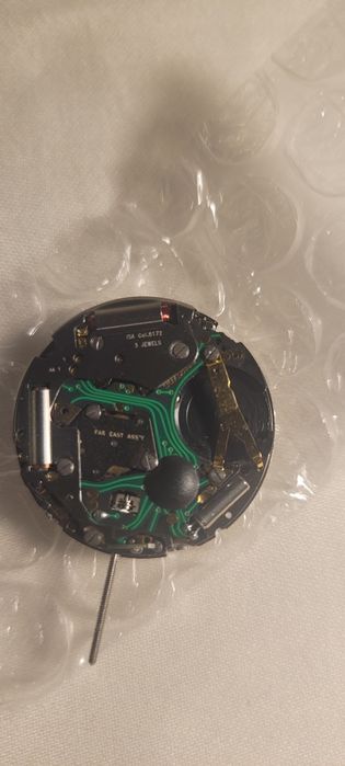 Mechanizm zegarka ISA 8172  z datą na 4