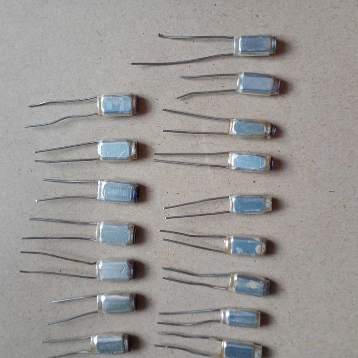 Część elektroniczna, kondensator