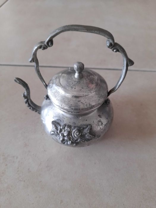 Conjunto de peças em estanho