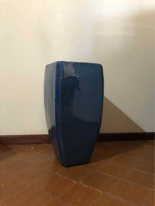 Jarro cerâmico azul