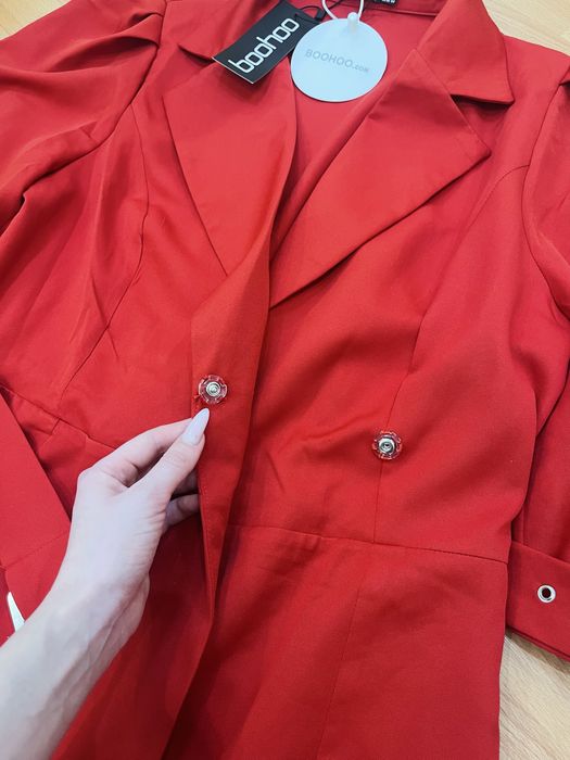Сукня-піджак Boohoo червона